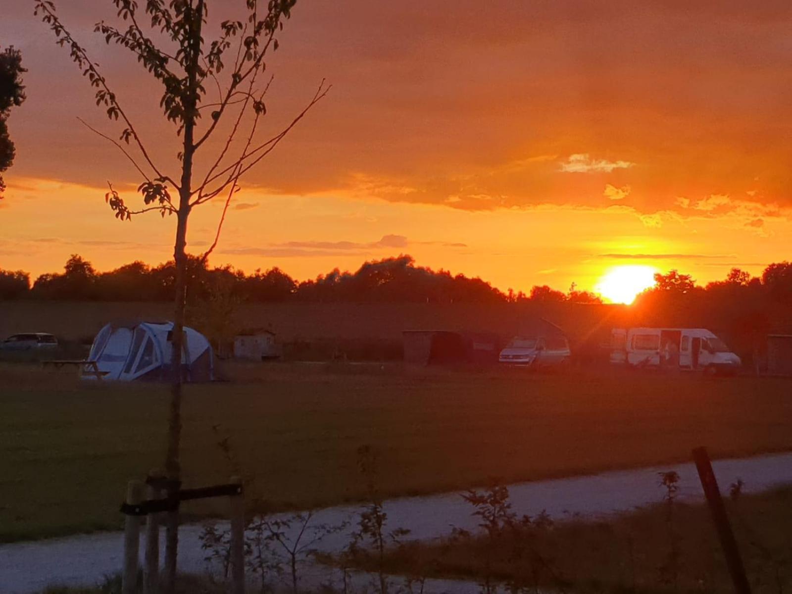 De Hazelaarshof Luxe Glampingtent Bij Natuurgebied De Millingerwaard Kekerdom Extérieur photo